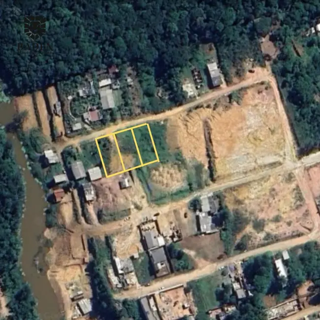 Foto 3 de Terreno / Lote à venda, 330m2 em Camboriu - SC