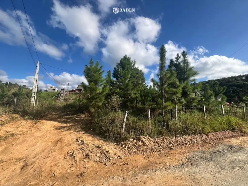 Foto 1 de Terreno / Lote à venda, 330m2 em Camboriu - SC
