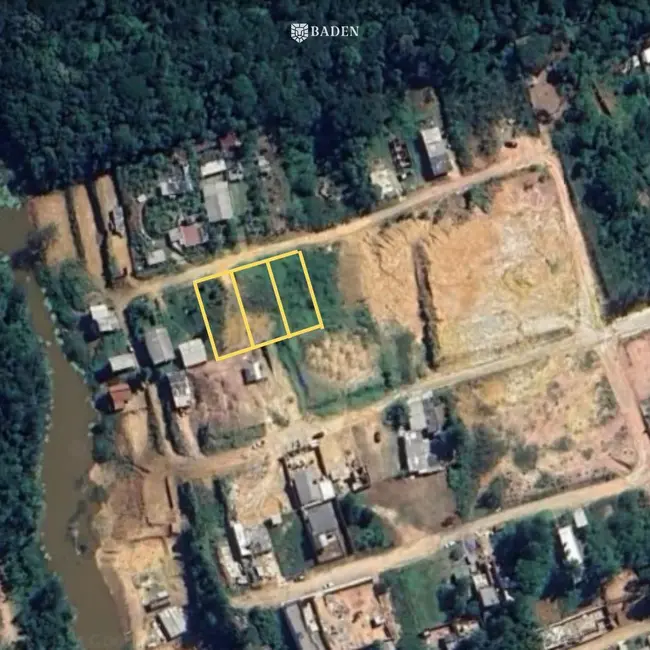 Foto 3 de Terreno / Lote à venda, 330m2 em Camboriu - SC