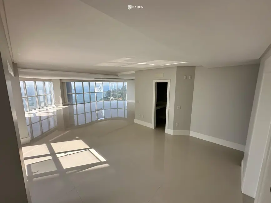 Apartamento com 4 quartos à venda, 237m2 em Balneario Camboriu - SC - imagem 9 Foto 9 de Apartamento com 4 quartos à venda, 237m2 em Balneario Camboriu - SC