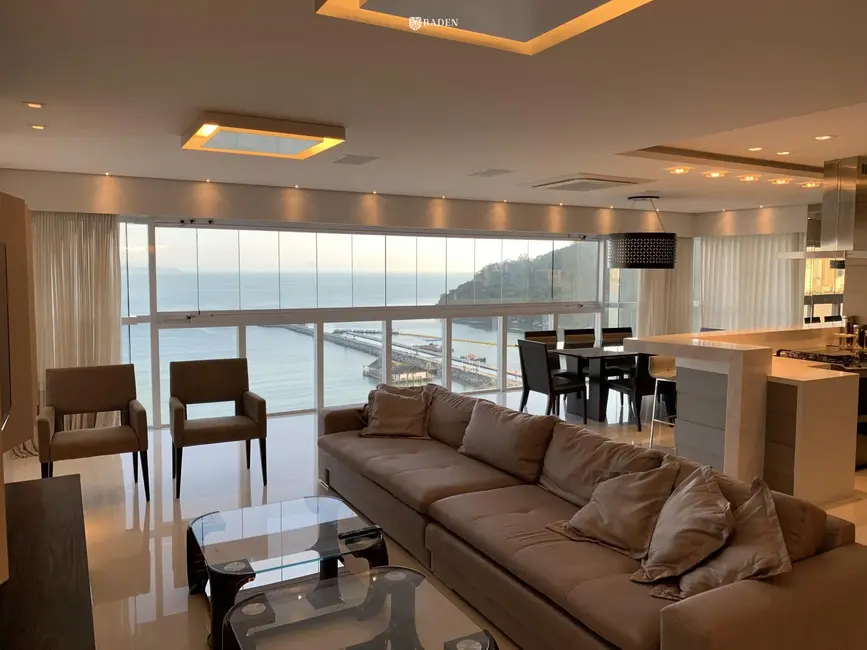 Apartamento com 4 quartos para alugar, 237m2 em Balneario Camboriu - SC - imagem 1 Foto 1 de Apartamento com 4 quartos para alugar, 237m2 em Balneario Camboriu - SC