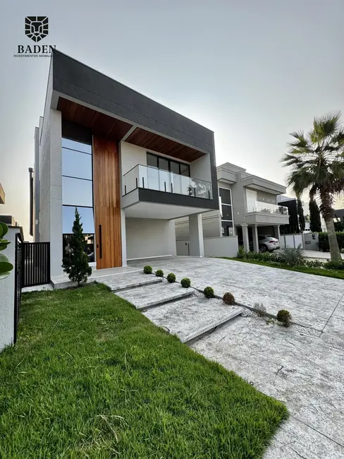 Foto 2 de Casa com 3 quartos à venda, 356m2 em Balneario Camboriu - SC