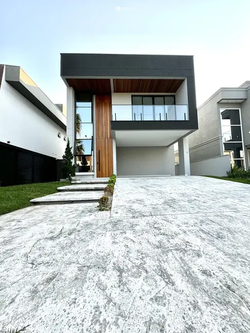 Foto 1 de Casa com 3 quartos à venda, 356m2 em Balneario Camboriu - SC