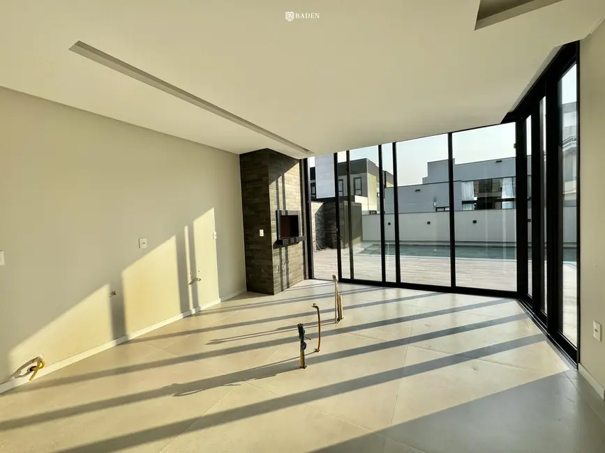 Foto 8 de Casa com 3 quartos à venda, 356m2 em Balneario Camboriu - SC