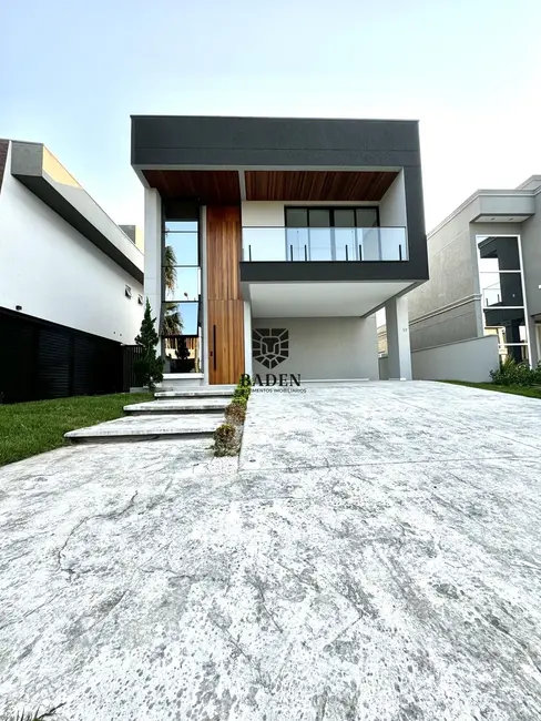 Foto 1 de Casa com 3 quartos à venda, 356m2 em Balneario Camboriu - SC