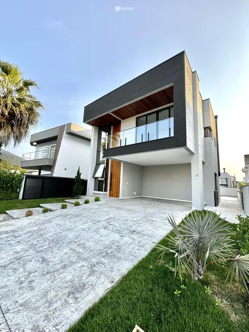 Foto 3 de Casa com 3 quartos à venda, 356m2 em Balneario Camboriu - SC