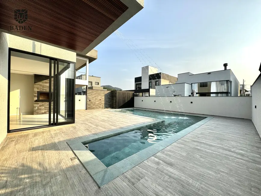 Foto 5 de Casa com 3 quartos à venda, 356m2 em Balneario Camboriu - SC