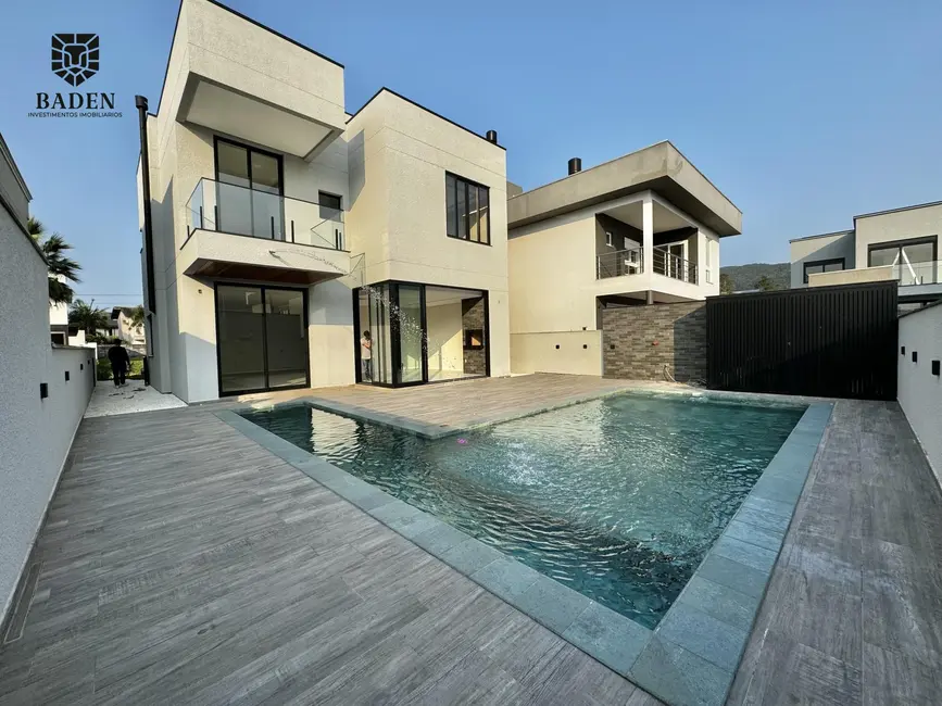 Foto 4 de Casa com 3 quartos à venda, 356m2 em Balneario Camboriu - SC