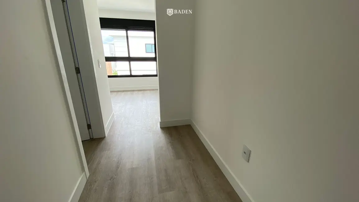 Foto 7 de Casa com 3 quartos à venda, 343m2 em Balneario Camboriu - SC