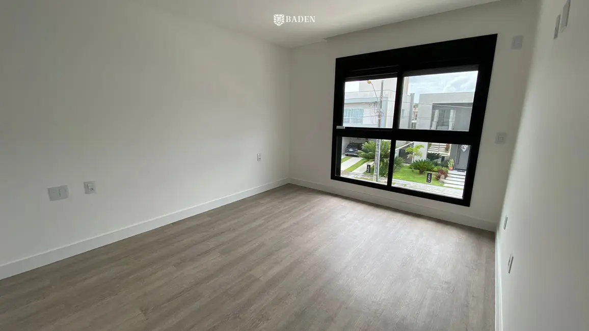 Foto 4 de Casa com 3 quartos à venda, 343m2 em Balneario Camboriu - SC