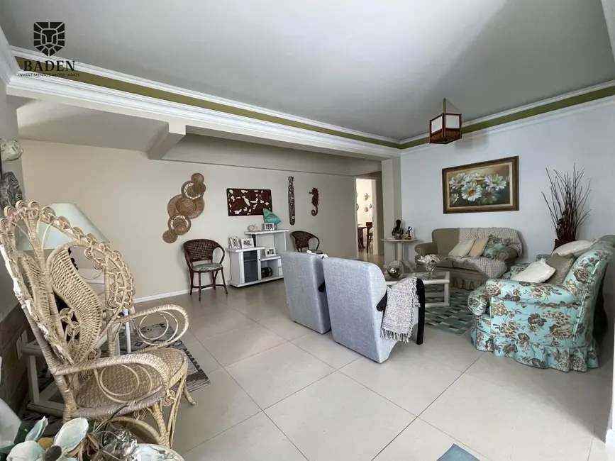Apartamento com 4 quartos para alugar, 227m2 em Balneario Camboriu - SC - imagem 8 Foto 8 de Apartamento com 4 quartos para alugar, 227m2 em Balneario Camboriu - SC