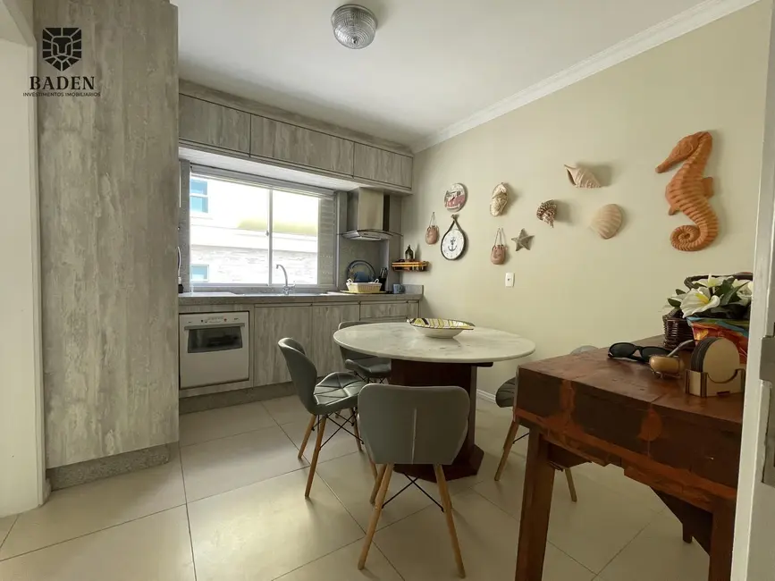 Apartamento com 4 quartos para alugar, 227m2 em Balneario Camboriu - SC - imagem 6 Foto 6 de Apartamento com 4 quartos para alugar, 227m2 em Balneario Camboriu - SC