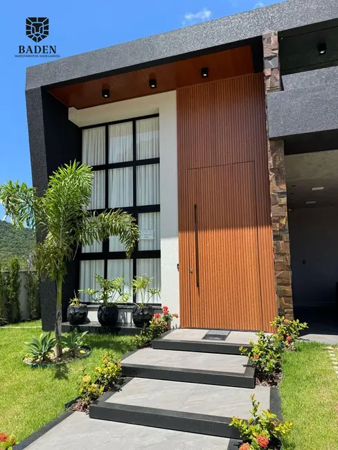 Casa com 2 quartos à venda, 158m2 em Camboriu - SC - imagem 3 Foto 3 de Casa com 2 quartos à venda, 158m2 em Camboriu - SC