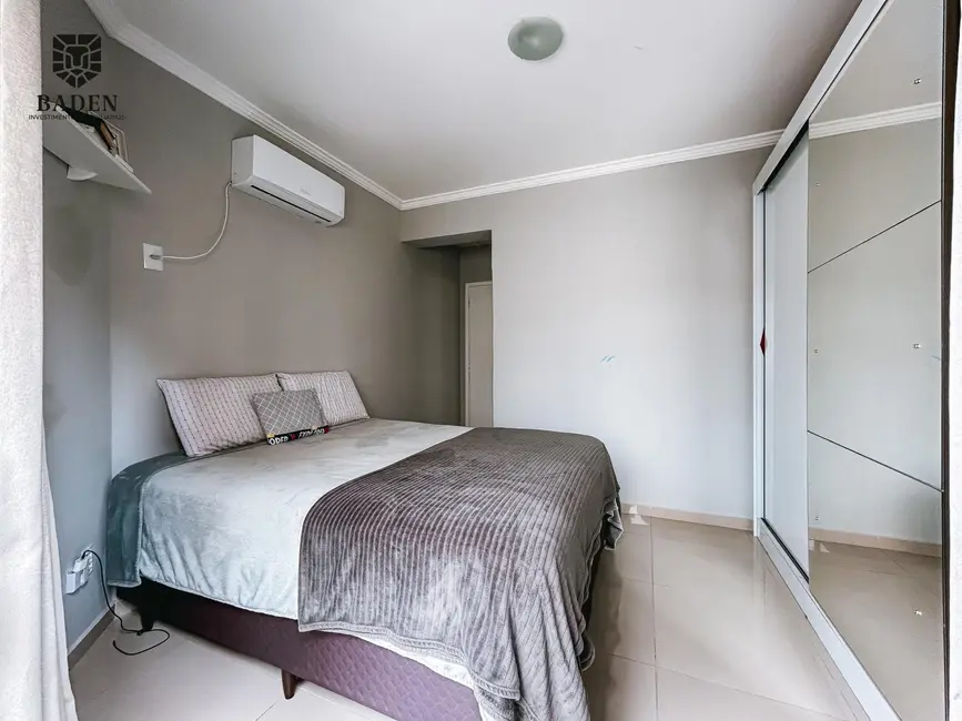 Apartamento com 3 quartos à venda, 195m2 em Centro, Balneario Camboriu - SC - imagem 5 Foto 5 de Apartamento com 3 quartos à venda, 195m2 em Centro, Balneario Camboriu - SC