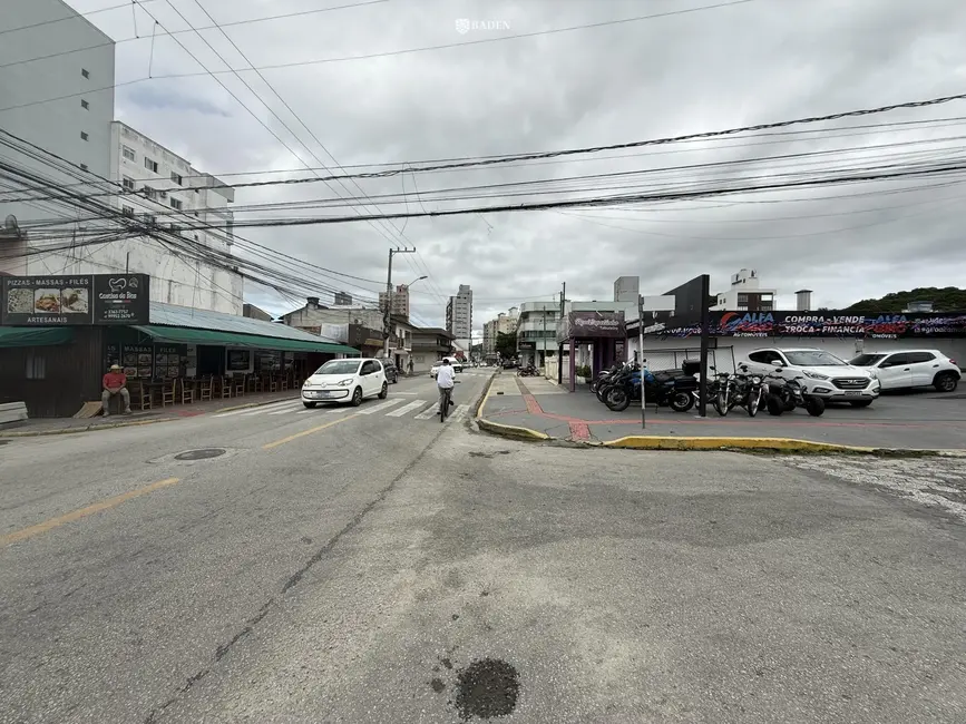 Foto 5 de Terreno / Lote à venda, 1700m2 em Camboriu - SC