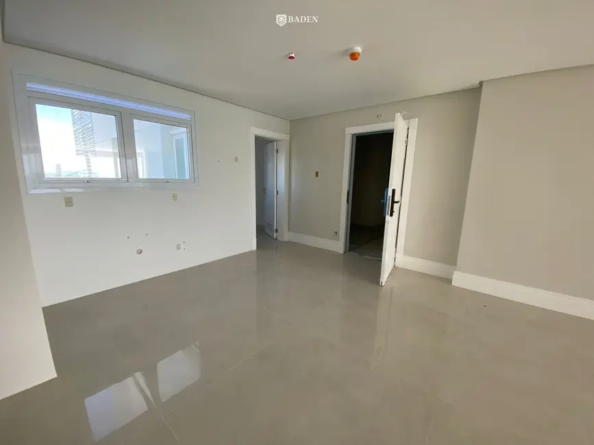 Foto 6 de Apartamento com 4 quartos à venda, 194m2 em Balneario Camboriu - SC