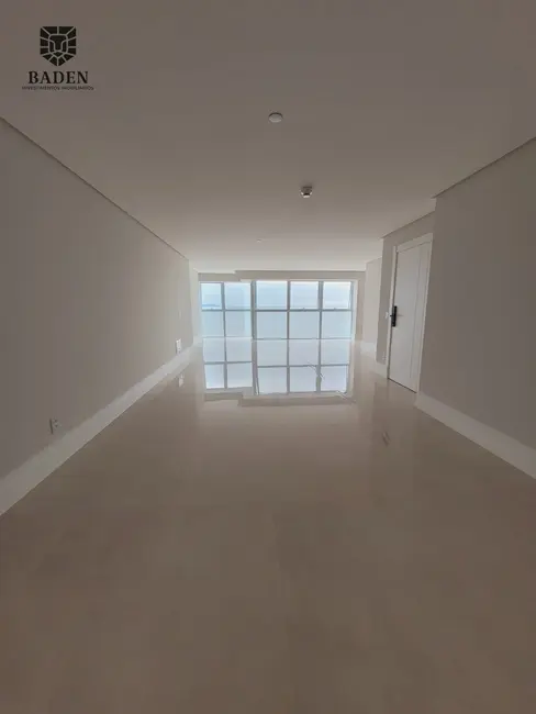Apartamento com 4 quartos à venda, 194m2 em Balneario Camboriu - SC - imagem 8 Foto 8 de Apartamento com 4 quartos à venda, 194m2 em Balneario Camboriu - SC