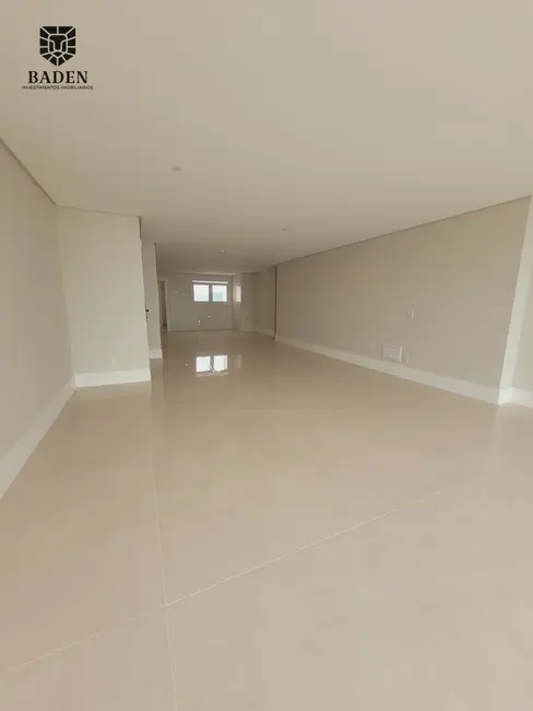 Apartamento com 4 quartos à venda, 194m2 em Balneario Camboriu - SC - imagem 7 Foto 7 de Apartamento com 4 quartos à venda, 194m2 em Balneario Camboriu - SC