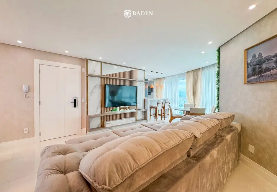 Apartamento com 3 quartos à venda, 139m2 em Centro, Balneario Camboriu - SC - imagem 3 Foto 3 de Apartamento com 3 quartos à venda, 139m2 em Centro, Balneario Camboriu - SC