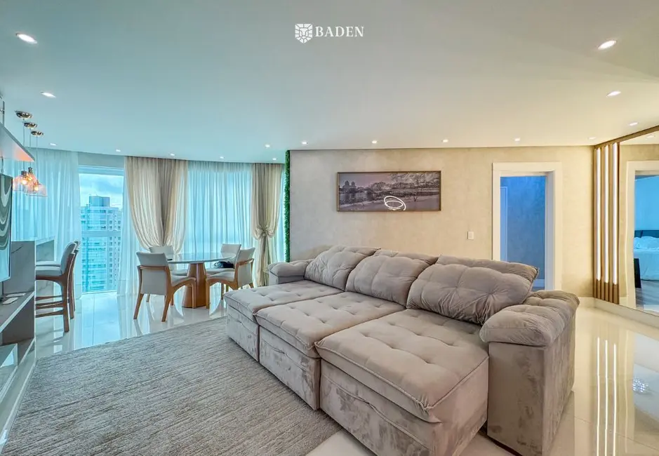 Apartamento com 3 quartos à venda, 139m2 em Centro, Balneario Camboriu - SC - imagem 2 Foto 2 de Apartamento com 3 quartos à venda, 139m2 em Centro, Balneario Camboriu - SC