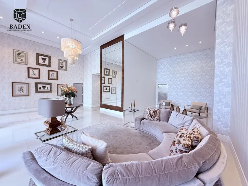 Foto 2 de Apartamento com 3 quartos à venda, 136m2 em Pioneiros, Balneario Camboriu - SC