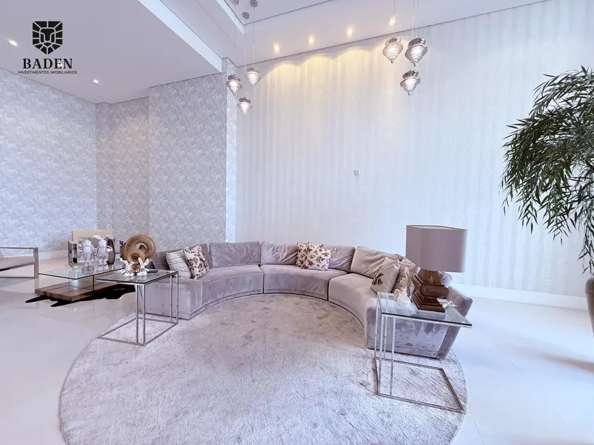 Foto 4 de Apartamento com 3 quartos à venda, 136m2 em Pioneiros, Balneario Camboriu - SC