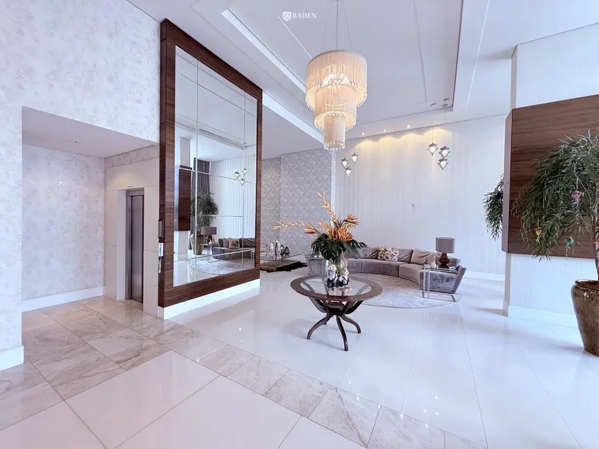 Foto 1 de Apartamento com 3 quartos à venda, 136m2 em Pioneiros, Balneario Camboriu - SC