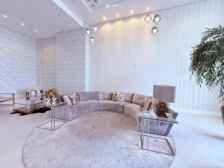 Foto 4 de Apartamento com 3 quartos à venda, 136m2 em Pioneiros, Balneario Camboriu - SC