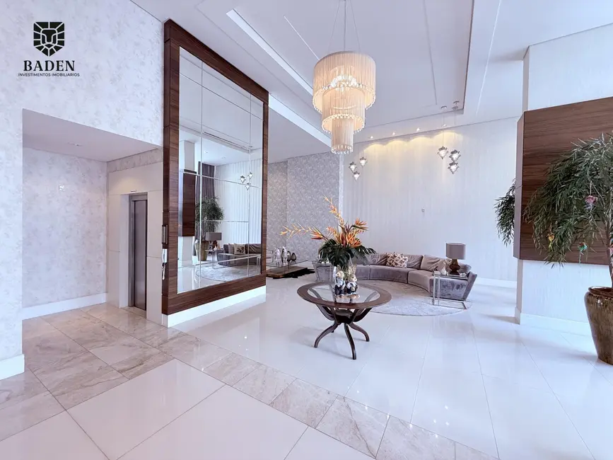 Foto 1 de Apartamento com 3 quartos à venda, 136m2 em Pioneiros, Balneario Camboriu - SC