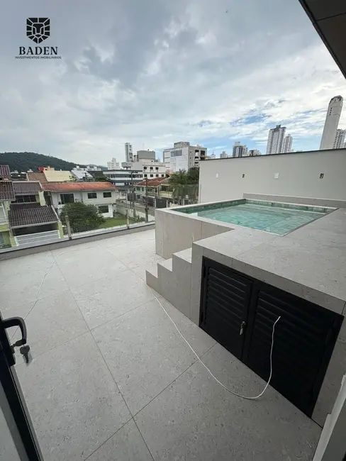 Foto 2 de Casa com 3 quartos à venda, 247m2 em Centro, Balneario Camboriu - SC