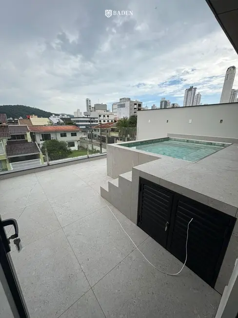Foto 2 de Casa com 3 quartos à venda, 247m2 em Centro, Balneario Camboriu - SC