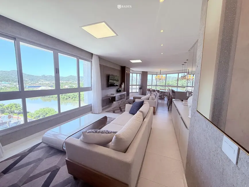 Foto 9 de Apartamento com 4 quartos à venda, 155m2 em Balneario Camboriu - SC