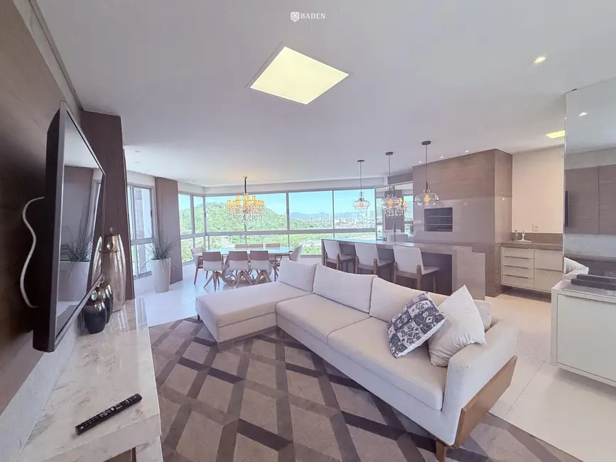 Foto 5 de Apartamento com 4 quartos à venda, 155m2 em Balneario Camboriu - SC