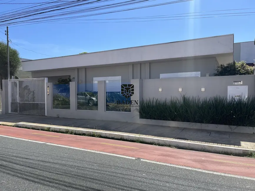 Foto 1 de Casa com 4 quartos à venda, 128m2 em Centro, Balneario Camboriu - SC