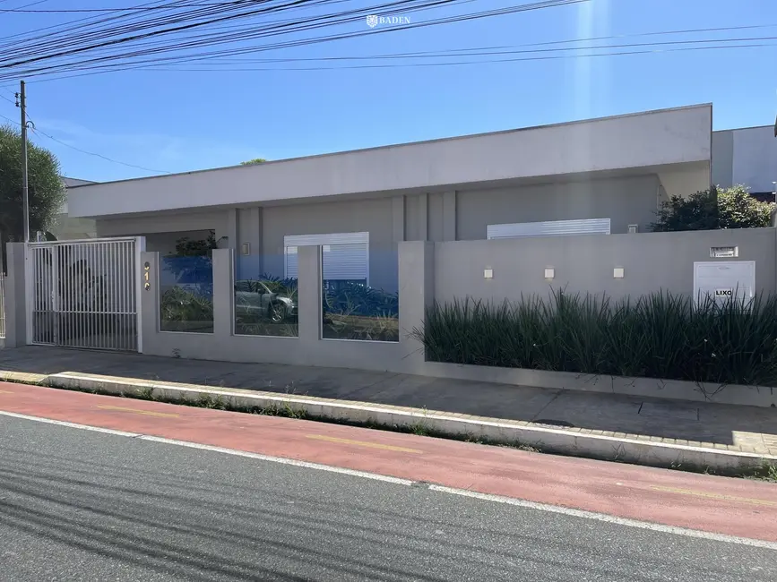 Foto 1 de Casa com 4 quartos à venda, 128m2 em Centro, Balneario Camboriu - SC