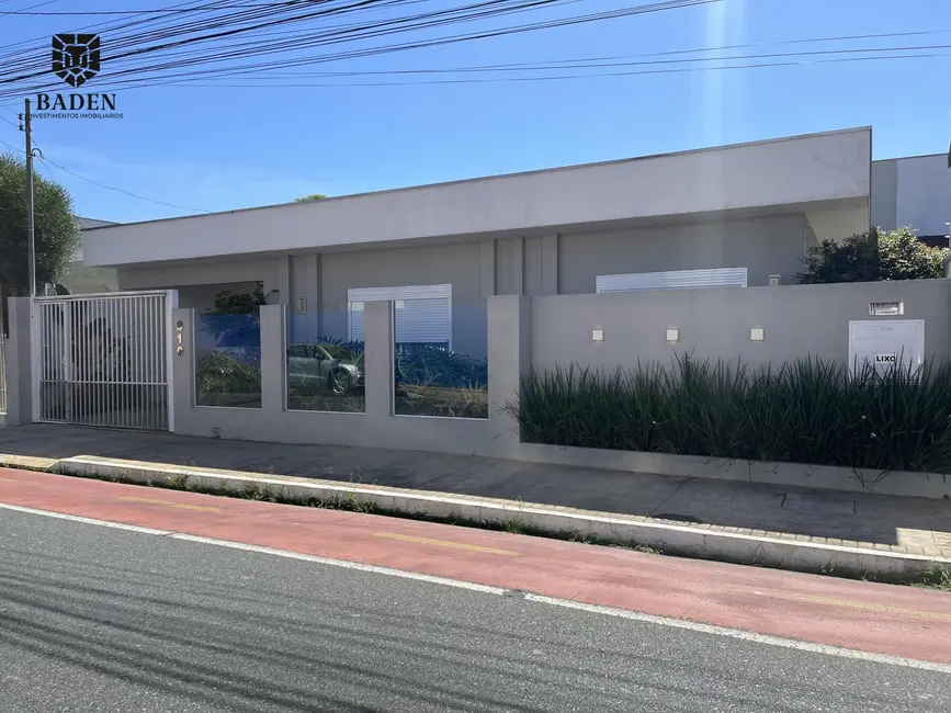 Foto 1 de Casa com 4 quartos à venda, 128m2 em Centro, Balneario Camboriu - SC