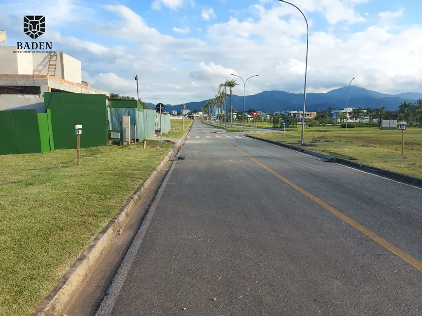 Foto 3 de Terreno / Lote à venda, 471m2 em Centro, Camboriu - SC