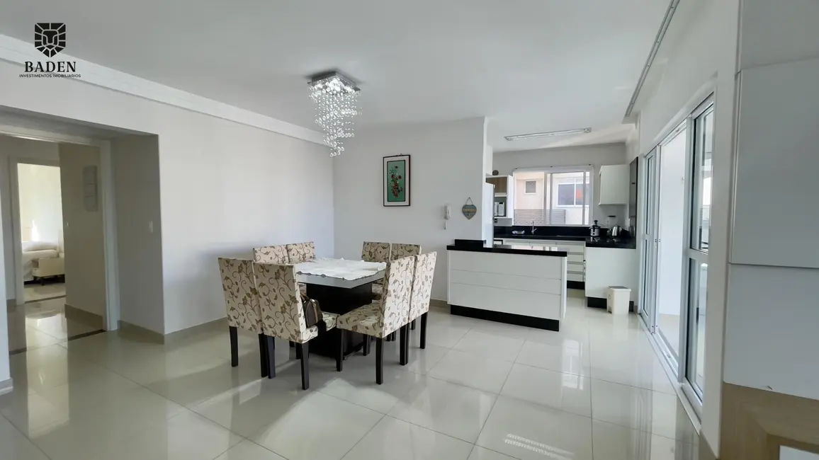 Foto 7 de Apartamento com 3 quartos à venda, 135m2 em Meia Praia, Itapema - SC