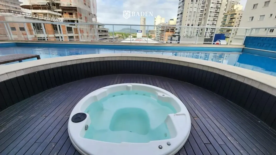 Foto 2 de Apartamento com 3 quartos à venda, 135m2 em Meia Praia, Itapema - SC