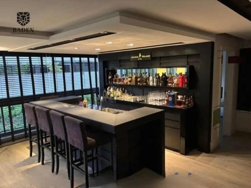 Apartamento com 4 quartos à venda, 326m2 em Centro, Florianopolis - SC - imagem 4 Foto 4 de Apartamento com 4 quartos à venda, 326m2 em Centro, Florianopolis - SC