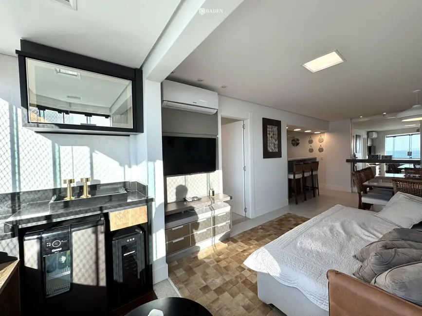Apartamento com 3 quartos para alugar, 108m2 em Balneario Camboriu - SC - imagem 5 Foto 5 de Apartamento com 3 quartos para alugar, 108m2 em Balneario Camboriu - SC