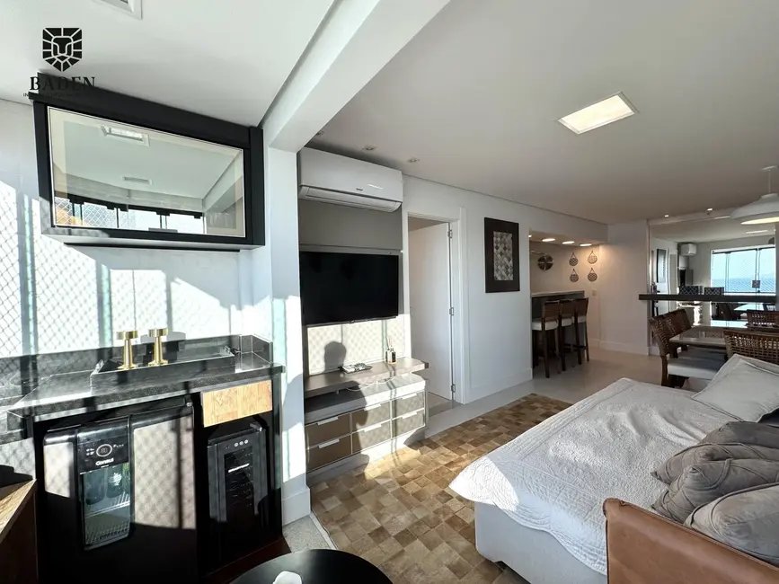 Apartamento com 3 quartos para alugar, 108m2 em Balneario Camboriu - SC - imagem 5 Foto 5 de Apartamento com 3 quartos para alugar, 108m2 em Balneario Camboriu - SC