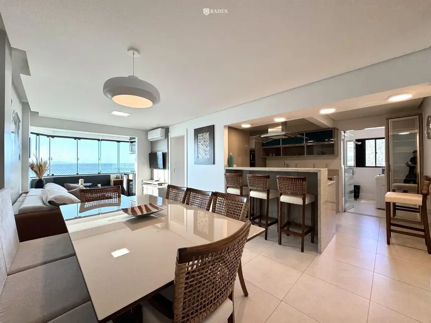 Apartamento com 3 quartos para alugar, 108m2 em Balneario Camboriu - SC - imagem 1 Foto 1 de Apartamento com 3 quartos para alugar, 108m2 em Balneario Camboriu - SC