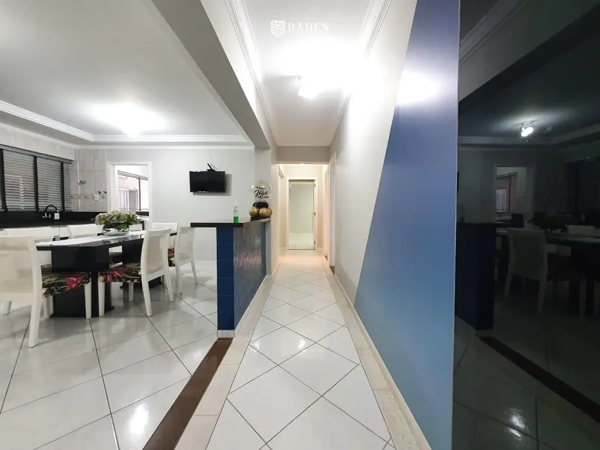 Foto 3 de Apartamento com 3 quartos para alugar, 192m2 em Balneario Camboriu - SC