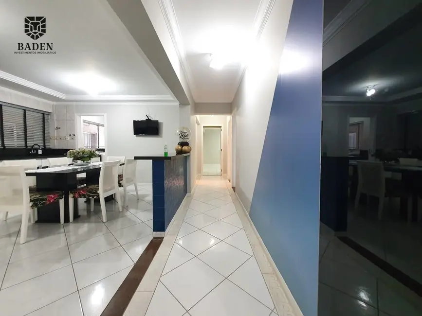 Apartamento com 3 quartos à venda, 192m2 em Balneario Camboriu - SC - imagem 6 Foto 6 de Apartamento com 3 quartos à venda, 192m2 em Balneario Camboriu - SC