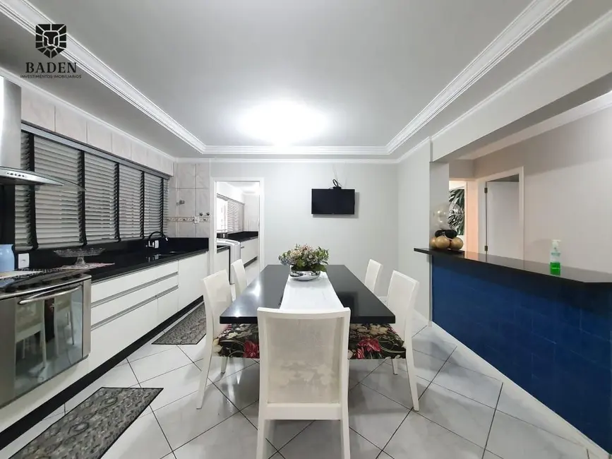 Apartamento com 3 quartos à venda, 192m2 em Balneario Camboriu - SC - imagem 7 Foto 7 de Apartamento com 3 quartos à venda, 192m2 em Balneario Camboriu - SC