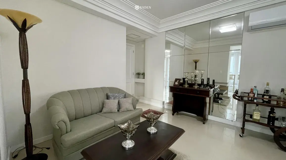 Foto 2 de Apartamento com 3 quartos para alugar, 111m2 em Centro, Balneario Camboriu - SC
