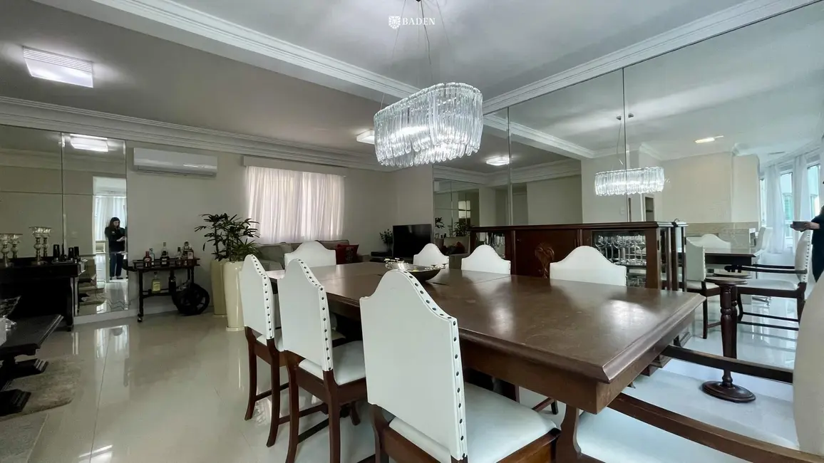 Foto 6 de Apartamento com 3 quartos para alugar, 111m2 em Centro, Balneario Camboriu - SC