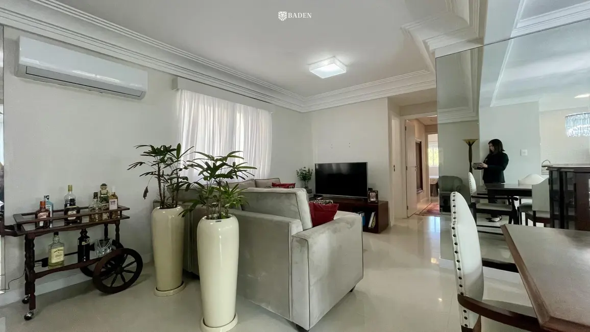 Foto 3 de Apartamento com 3 quartos para alugar, 111m2 em Centro, Balneario Camboriu - SC