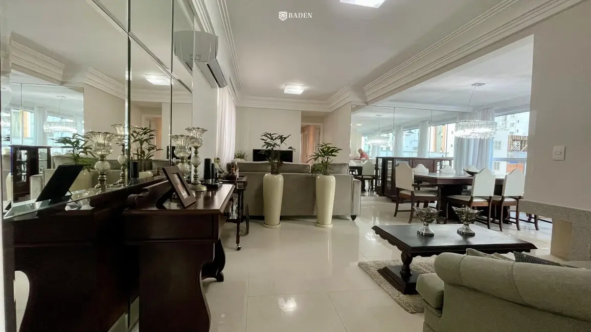 Foto 1 de Apartamento com 3 quartos para alugar, 111m2 em Centro, Balneario Camboriu - SC